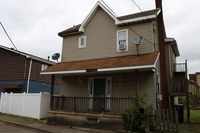 222 James E Wolfe St, Tarentum, PA 15084