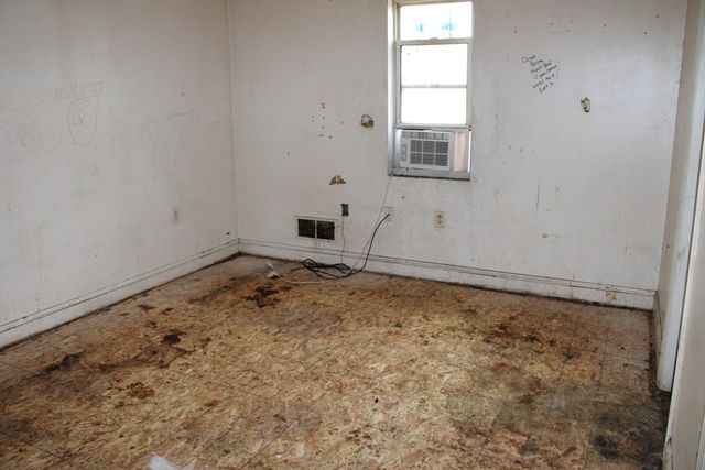 222 James E Wolfe St, Tarentum, PA 15084