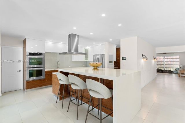 1525 Diplomat Pkwy, Hollywood, FL 33019