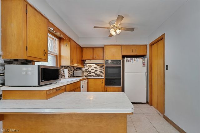 4285 Kerrybrook Drive, Youngstown, OH 44511
