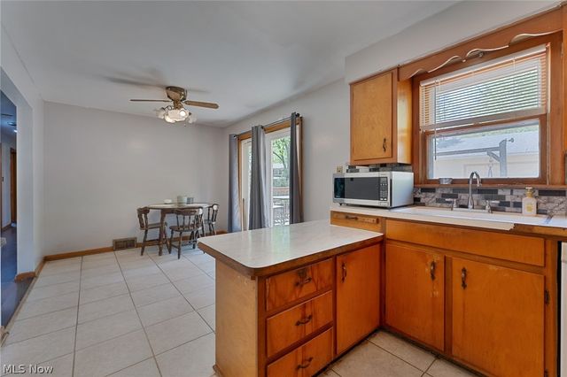 4285 Kerrybrook Drive, Youngstown, OH 44511