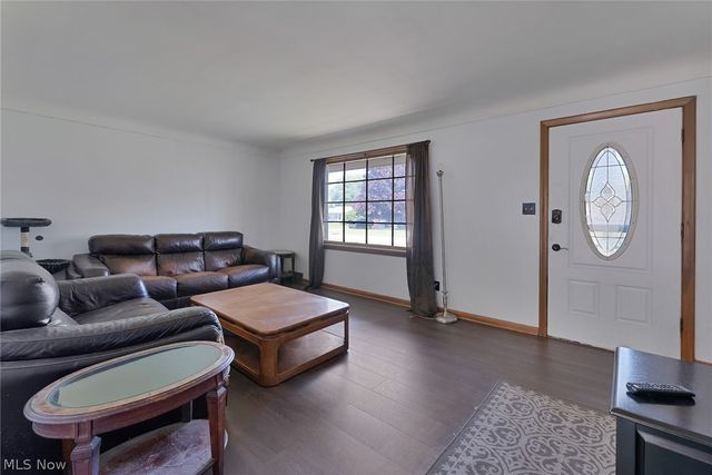 4285 Kerrybrook Drive, Youngstown, OH 44511