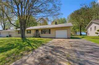 4285 Kerrybrook Drive, Youngstown, OH 44511