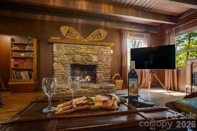 155 Spivey Mountain Road, Asheville, NC 28806