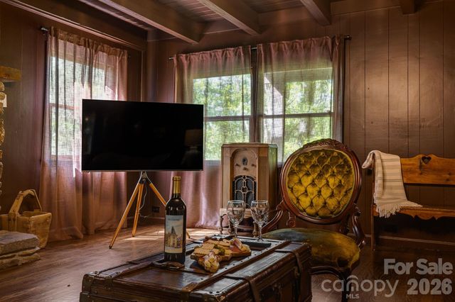 155 Spivey Mountain Road, Asheville, NC 28806