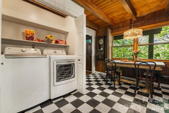 155 Spivey Mountain Road, Asheville, NC 28806