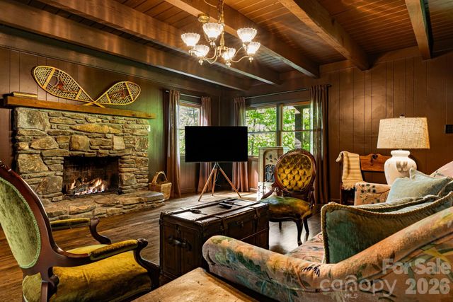 155 Spivey Mountain Road, Asheville, NC 28806