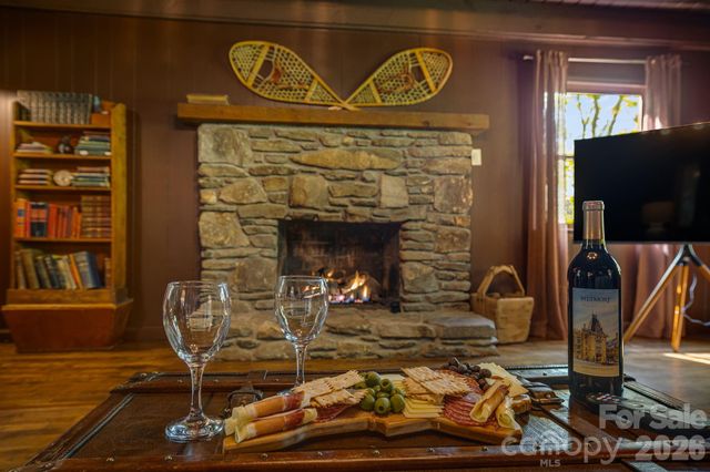 155 Spivey Mountain Road, Asheville, NC 28806