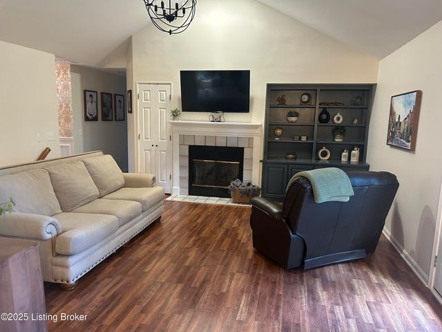 217 Edgewood Dr, Bardstown, KY 40004