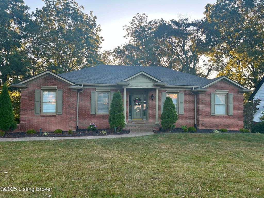 217 Edgewood Dr, Bardstown, KY 40004
