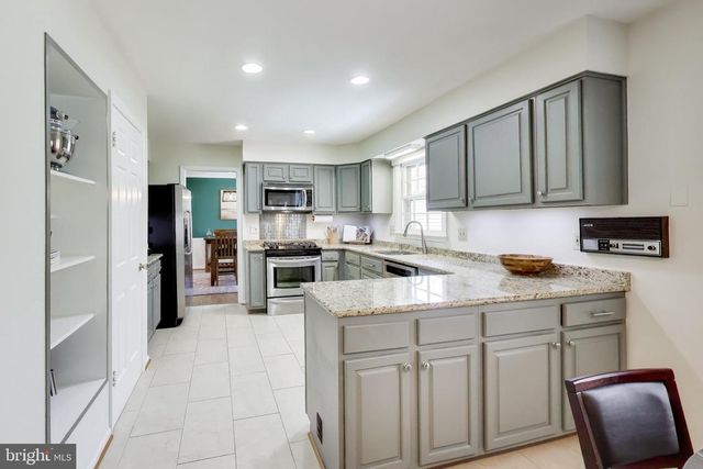 10150 RED SPRUCE RD, Fairfax, VA 22032