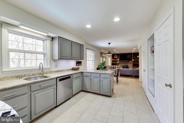 10150 RED SPRUCE RD, Fairfax, VA 22032