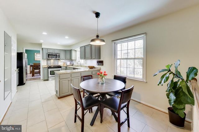 10150 RED SPRUCE RD, Fairfax, VA 22032