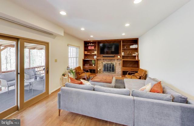 10150 RED SPRUCE RD, Fairfax, VA 22032