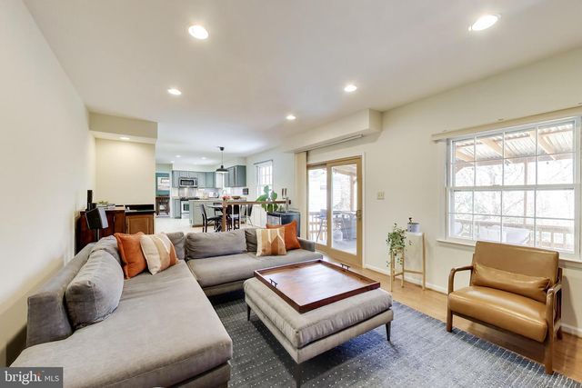 10150 RED SPRUCE RD, Fairfax, VA 22032