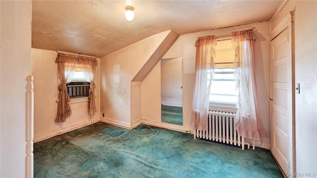 44 Rockdale Avenue, New Rochelle, NY 10801