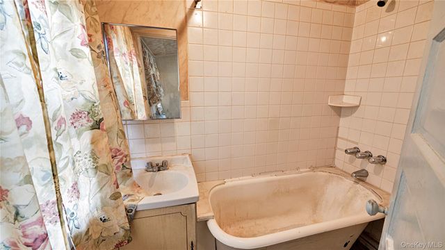 44 Rockdale Avenue, New Rochelle, NY 10801