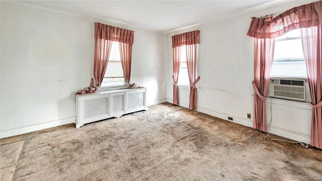 44 Rockdale Avenue, New Rochelle, NY 10801