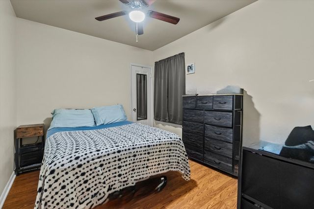 4820 W Haddon Avenue, Chicago, IL 60651