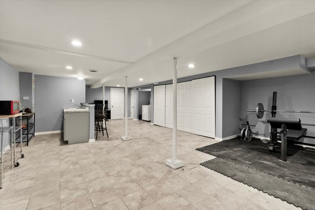 4820 W Haddon Avenue, Chicago, IL 60651