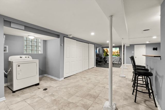 4820 W Haddon Avenue, Chicago, IL 60651