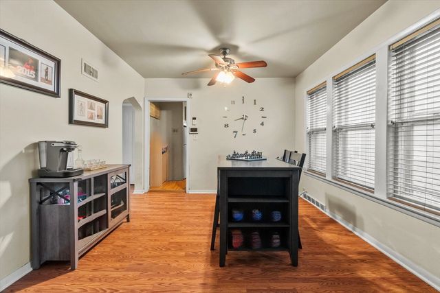 4820 W Haddon Avenue, Chicago, IL 60651