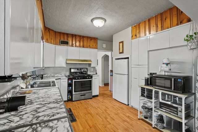 4820 W Haddon Avenue, Chicago, IL 60651