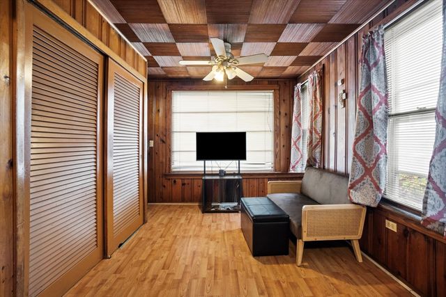 4820 W Haddon Avenue, Chicago, IL 60651