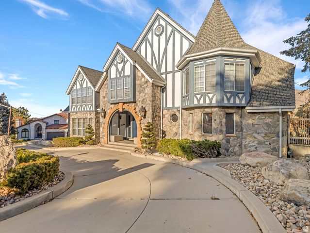 8585 S MT MAJESTIC RD, Sandy, UT 84093