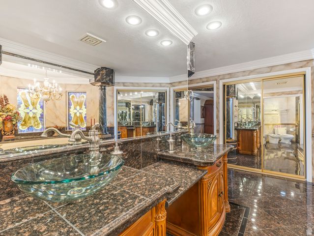 8585 S MT MAJESTIC RD, Sandy, UT 84093