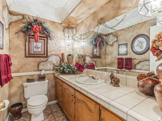 8585 S MT MAJESTIC RD, Sandy, UT 84093