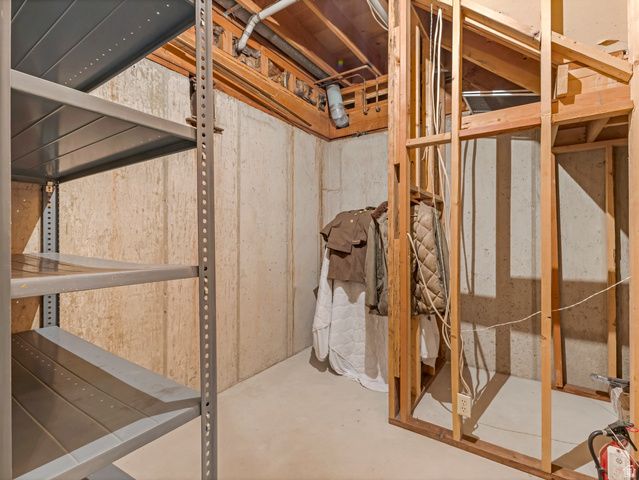 8585 S MT MAJESTIC RD, Sandy, UT 84093