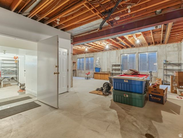 8585 S MT MAJESTIC RD, Sandy, UT 84093