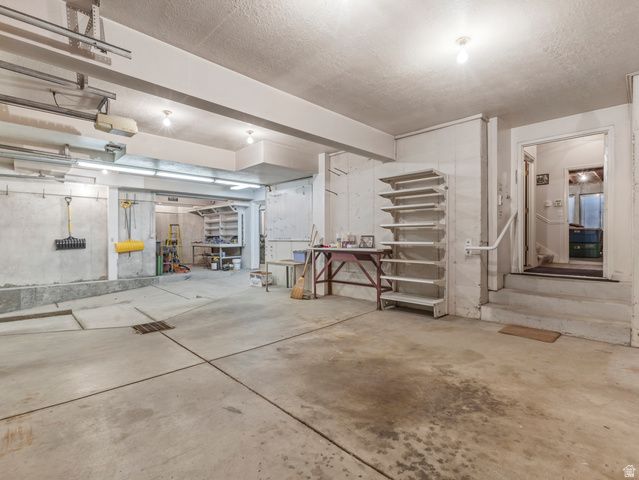 8585 S MT MAJESTIC RD, Sandy, UT 84093