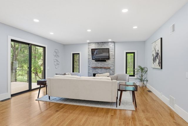 366 River Road, Carlisle, MA 01741