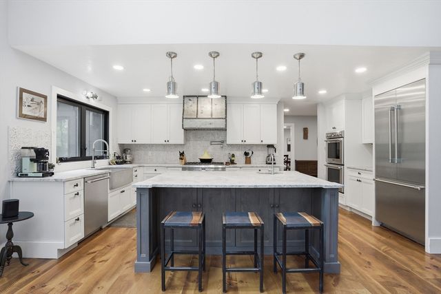 366 River Road, Carlisle, MA 01741