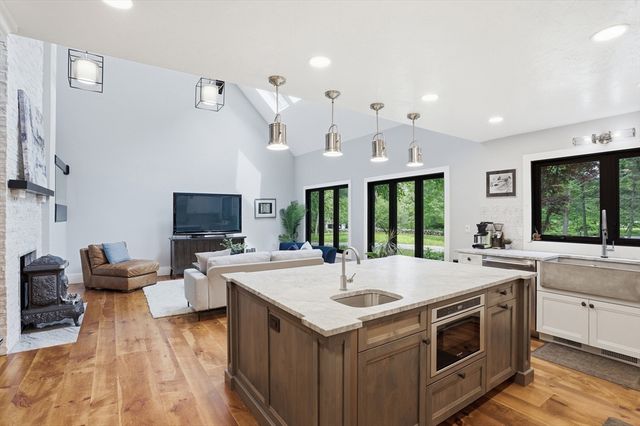 366 River Road, Carlisle, MA 01741