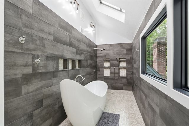 366 River Road, Carlisle, MA 01741
