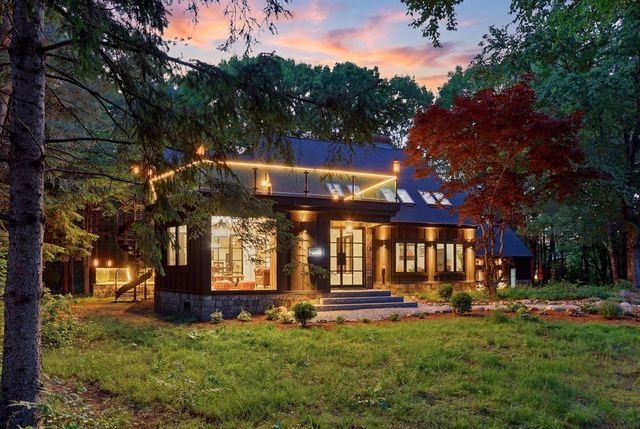 366 River Road, Carlisle, MA 01741