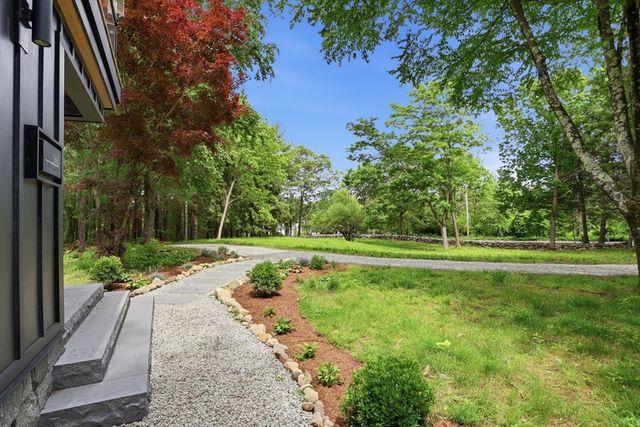 366 River Road, Carlisle, MA 01741