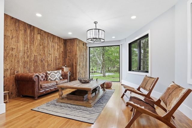 366 River Road, Carlisle, MA 01741