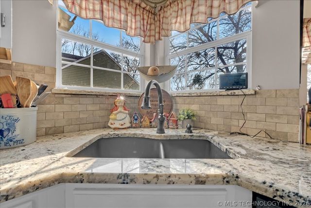 22972 Woodridge Drive, Claremore, OK 74019