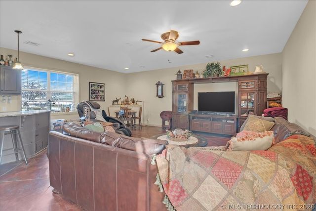 22972 Woodridge Drive, Claremore, OK 74019