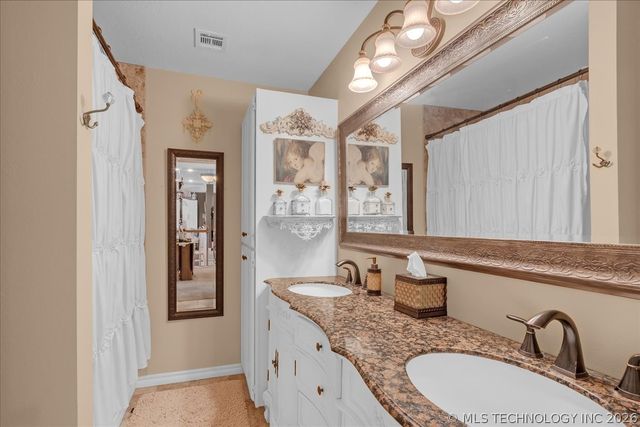 22972 Woodridge Drive, Claremore, OK 74019