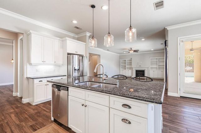 2674 Prescott Avenue, Clovis, CA 93619