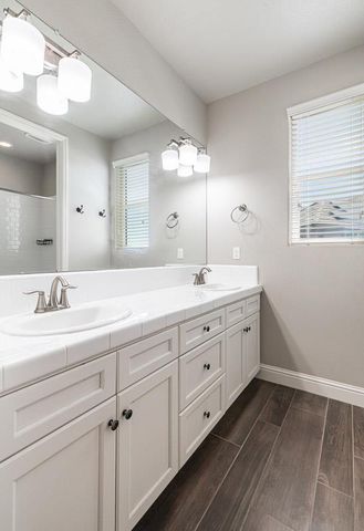 2674 Prescott Avenue, Clovis, CA 93619