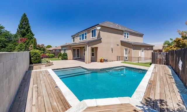 2674 Prescott Avenue, Clovis, CA 93619