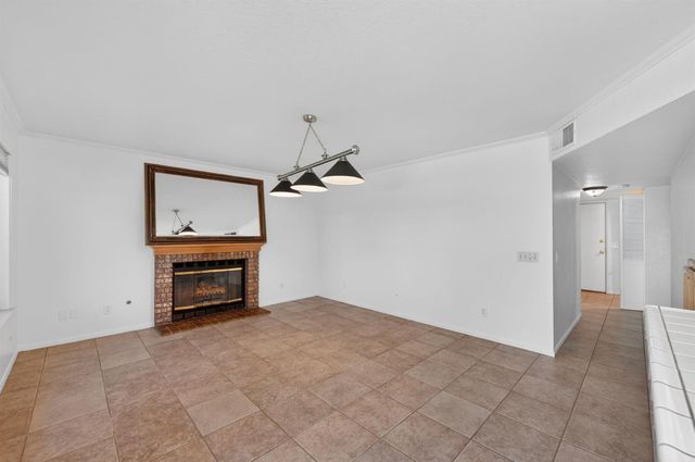 6477 N Hanover Avenue, Fresno, CA 93722