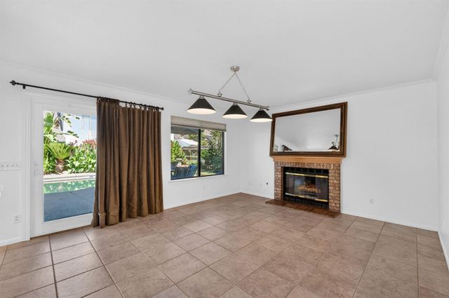 6477 N Hanover Avenue, Fresno, CA 93722