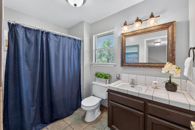 6477 N Hanover Avenue, Fresno, CA 93722